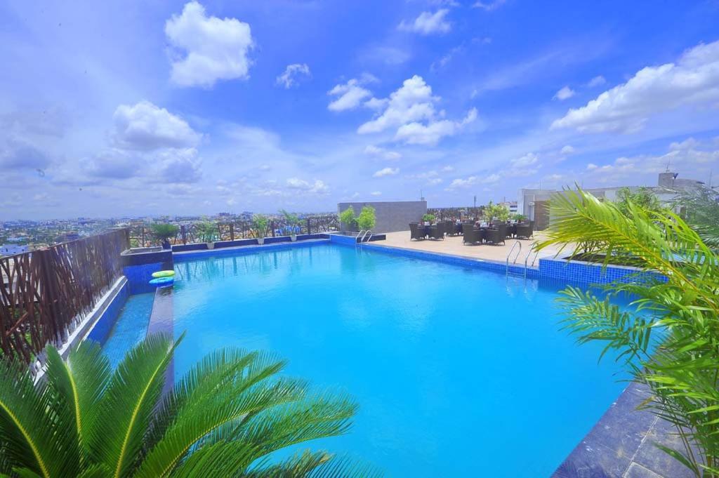 Pipul Padmaja Premium Hotel Bhubaneswar Bagian luar foto