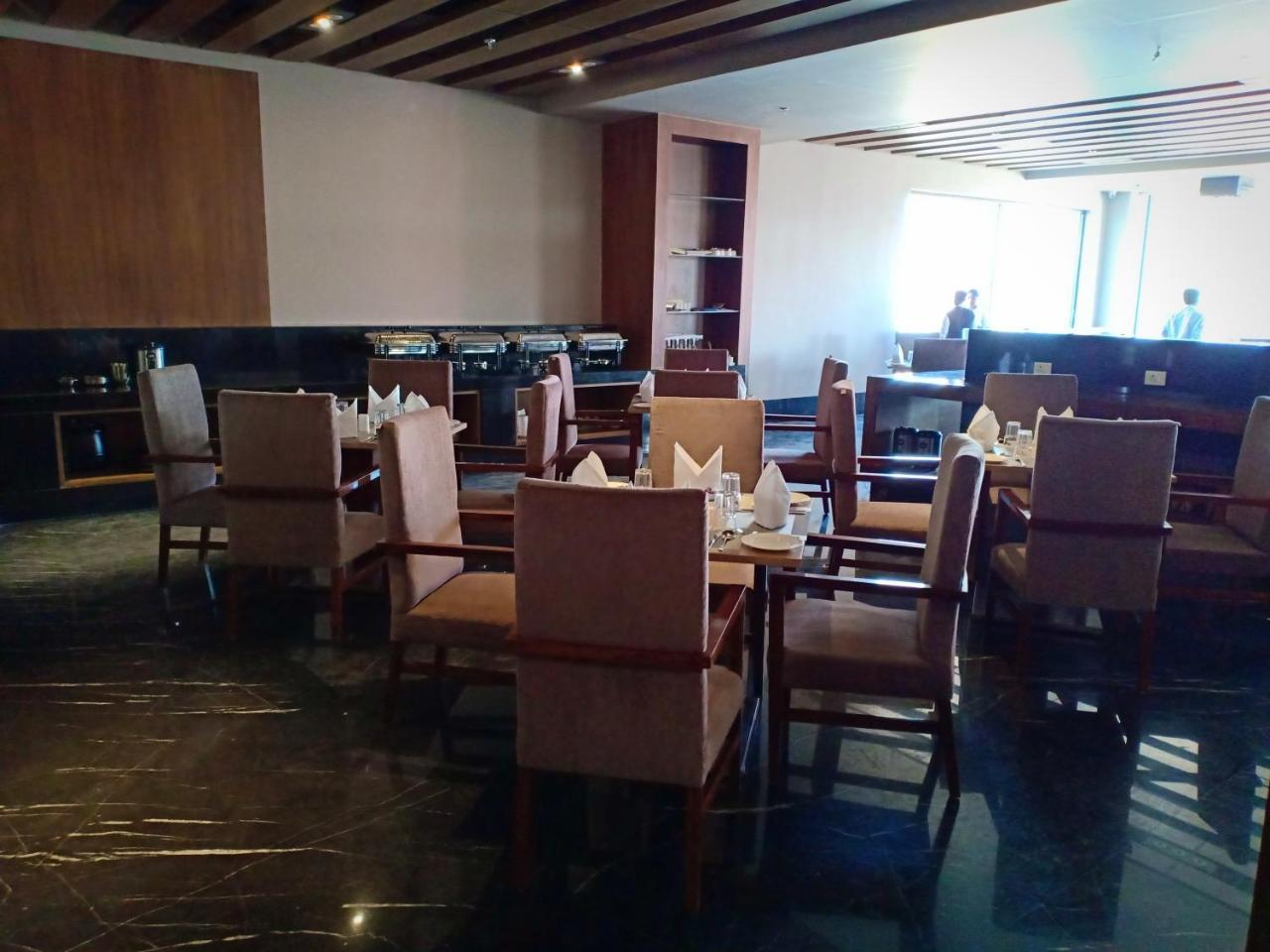 Pipul Padmaja Premium Hotel Bhubaneswar Bagian luar foto
