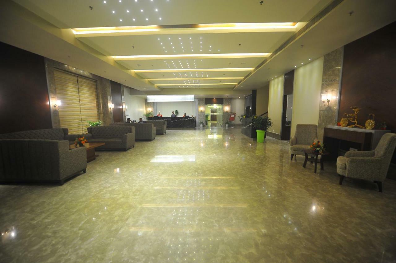 Pipul Padmaja Premium Hotel Bhubaneswar Bagian luar foto