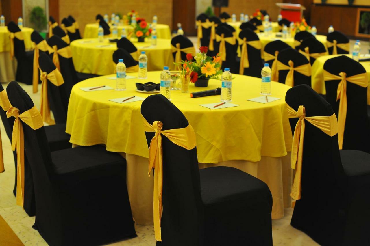 Pipul Padmaja Premium Hotel Bhubaneswar Bagian luar foto