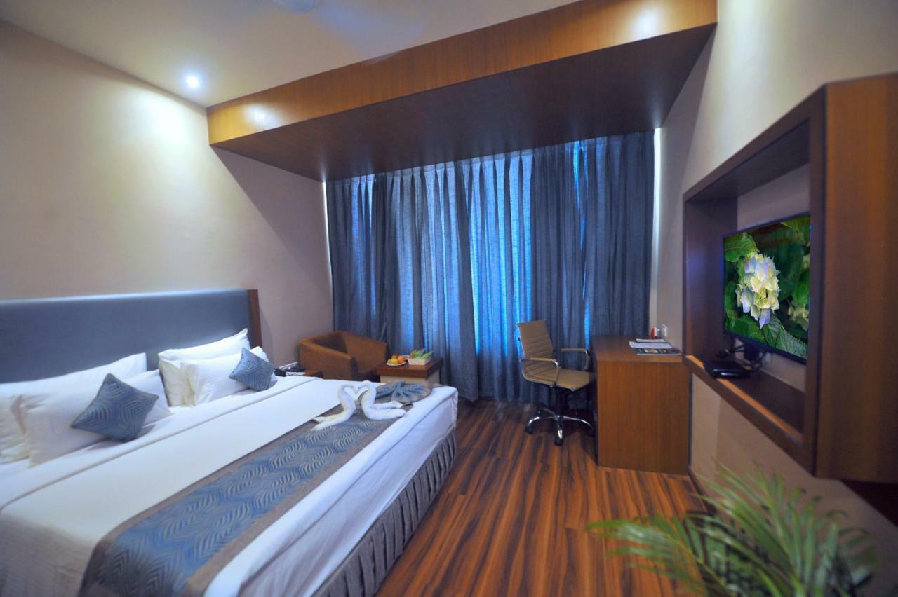 Pipul Padmaja Premium Hotel Bhubaneswar Bagian luar foto