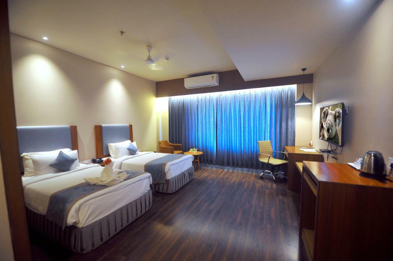 Pipul Padmaja Premium Hotel Bhubaneswar Bagian luar foto